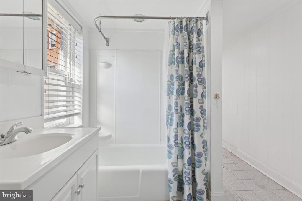 66 Price St