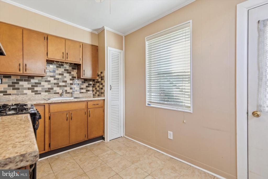 66 Price St