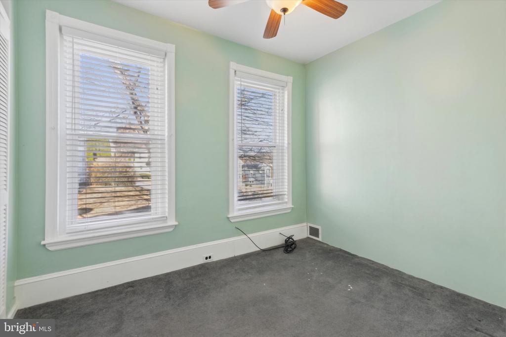 66 Price St
