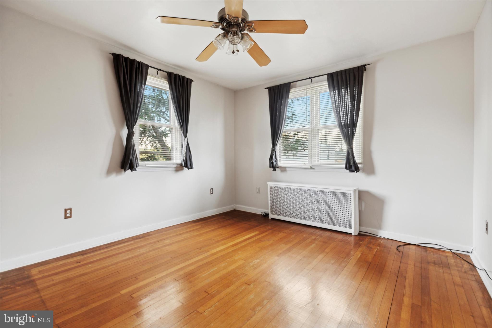 619 Old Elm St