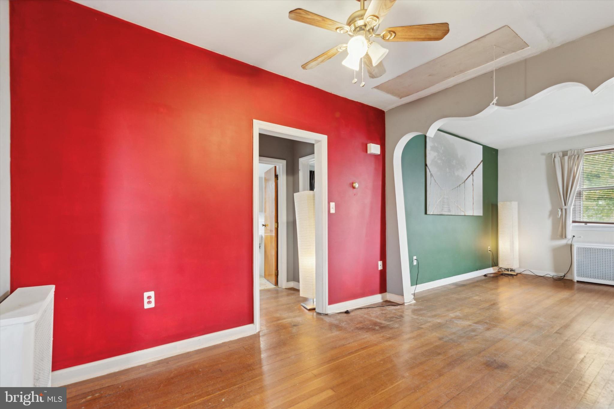 619 Old Elm St