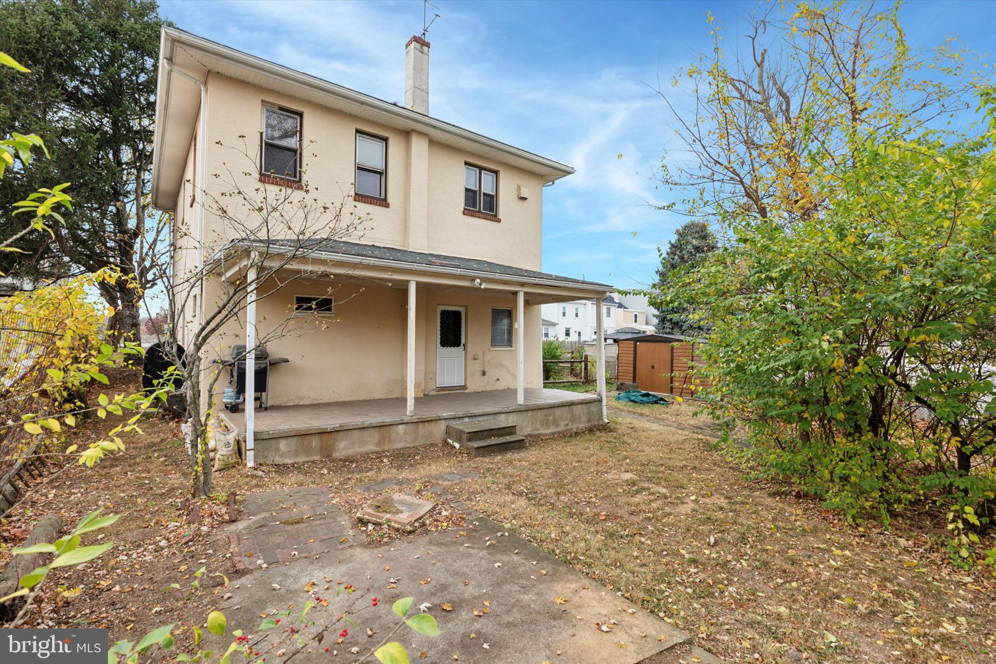 619 Old Elm St