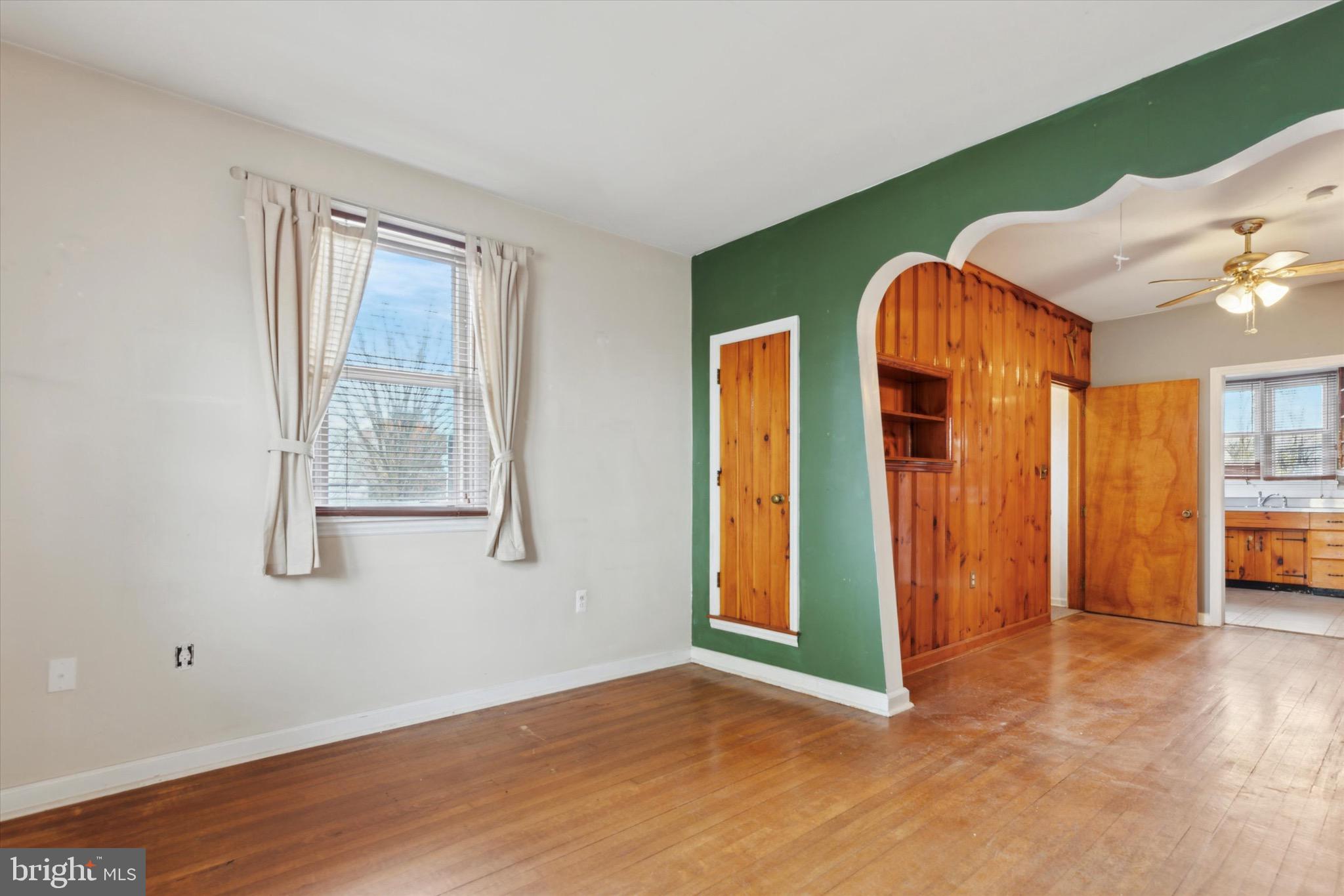 619 Old Elm St