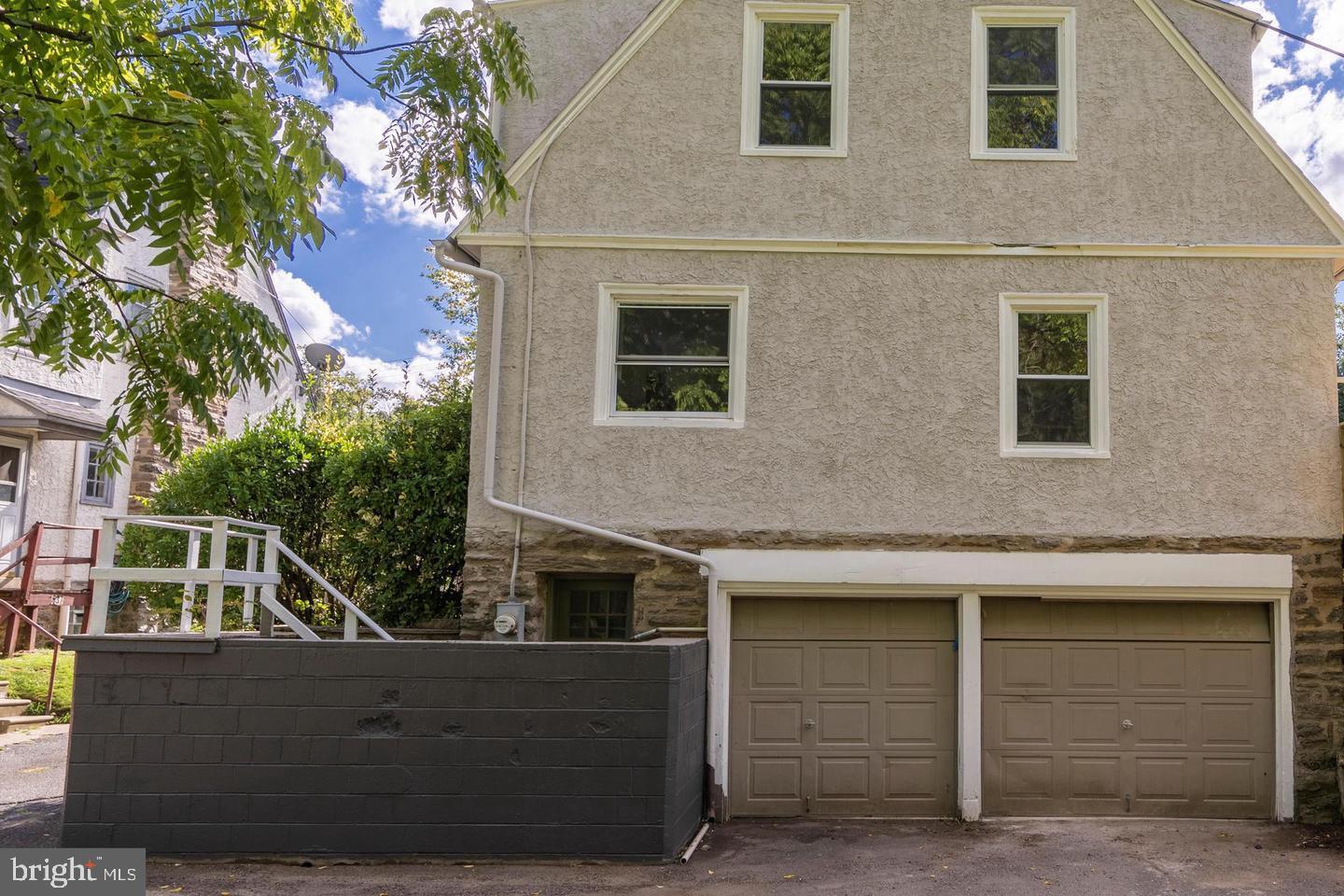 541 E CHURCH