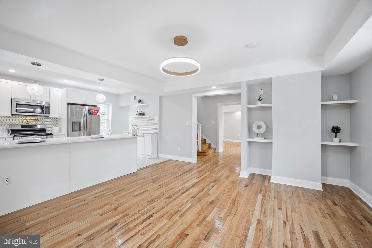 541 E CHURCH