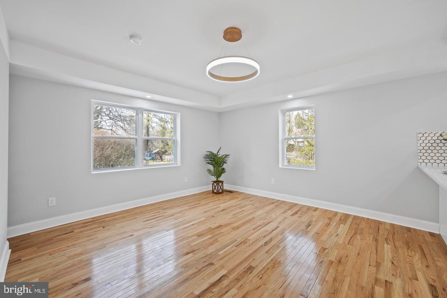 541 E CHURCH