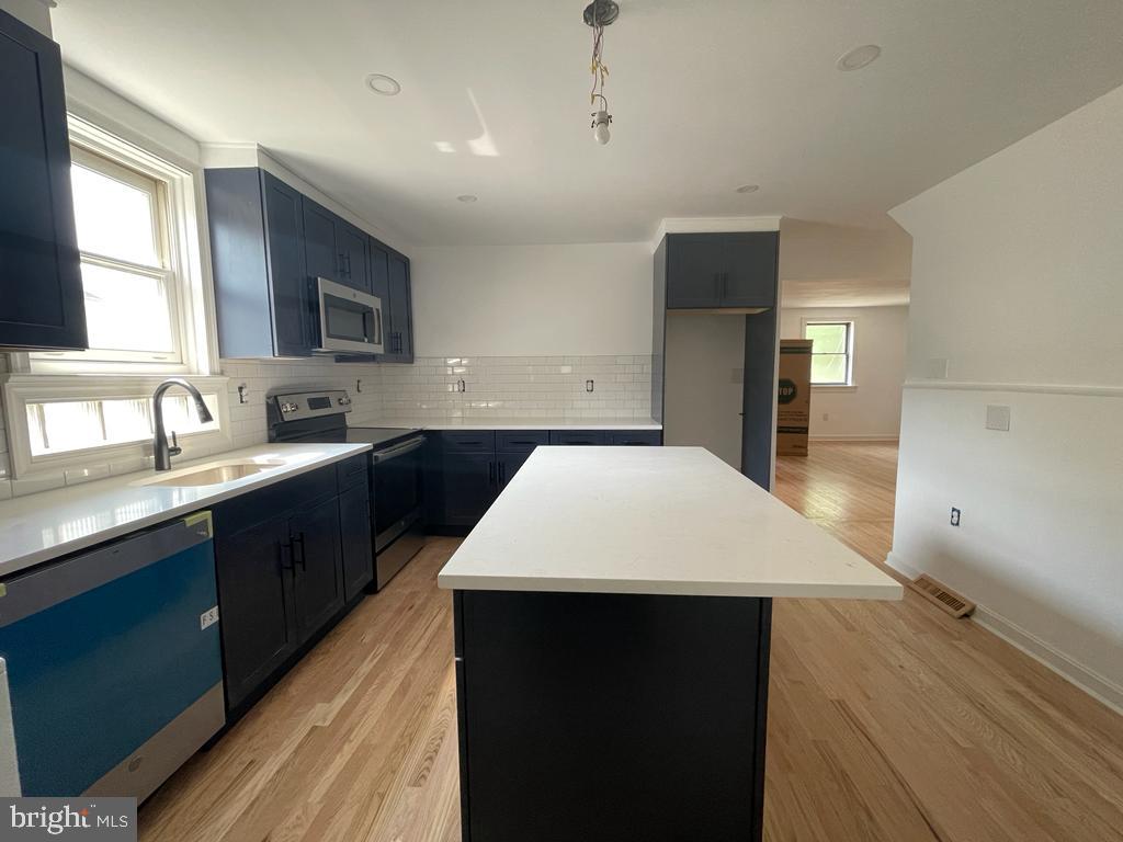 734 SUNNYSIDE AVE #1