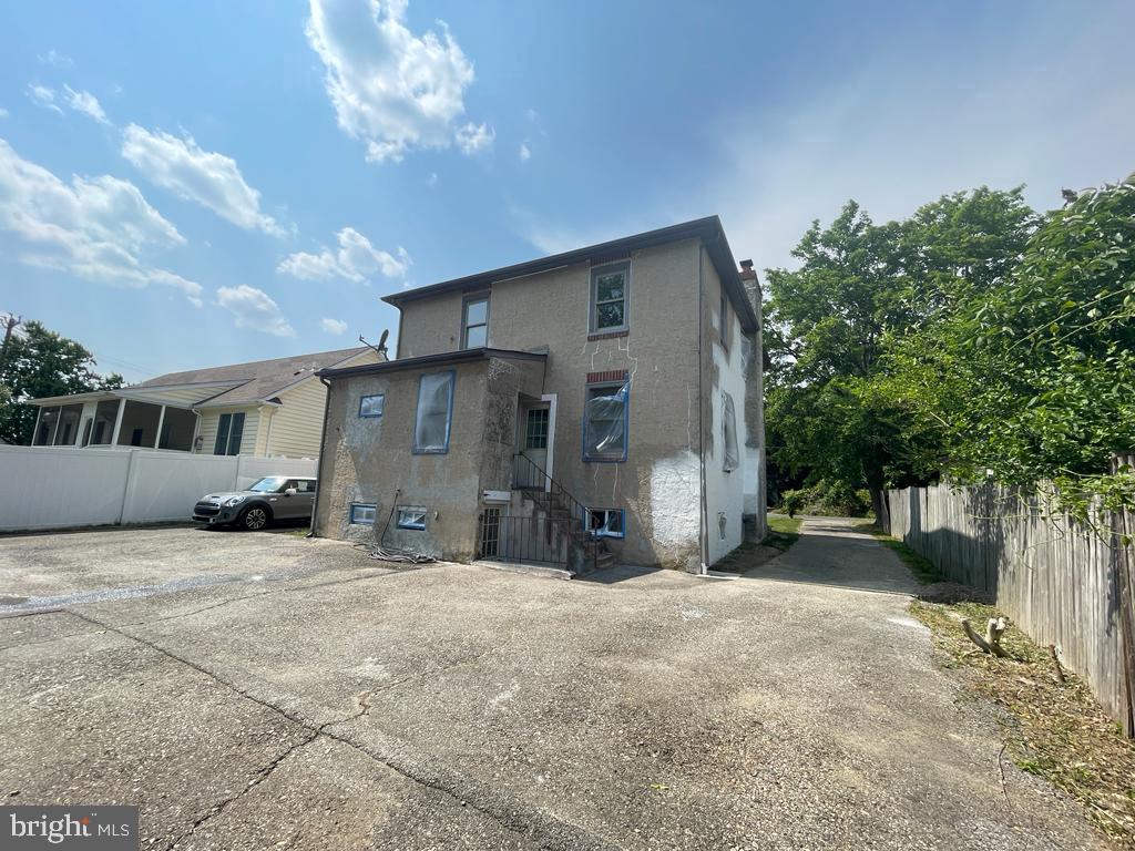 734 SUNNYSIDE AVE #1