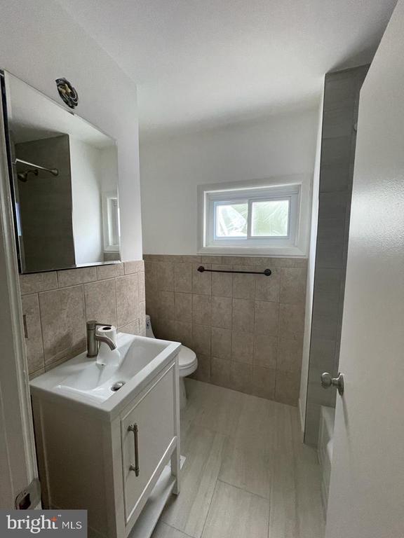 734 SUNNYSIDE AVE #1