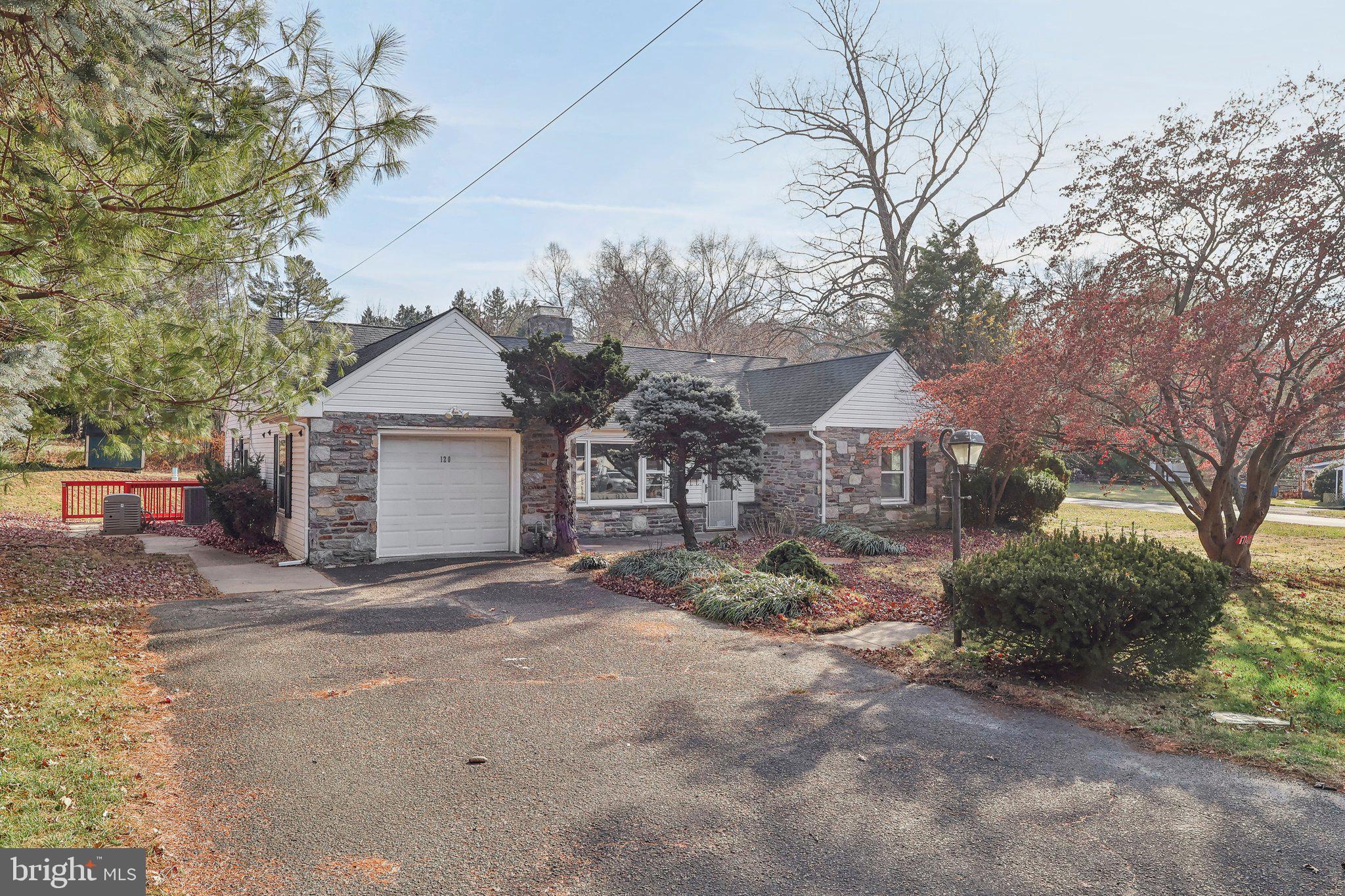 120 Station Ave