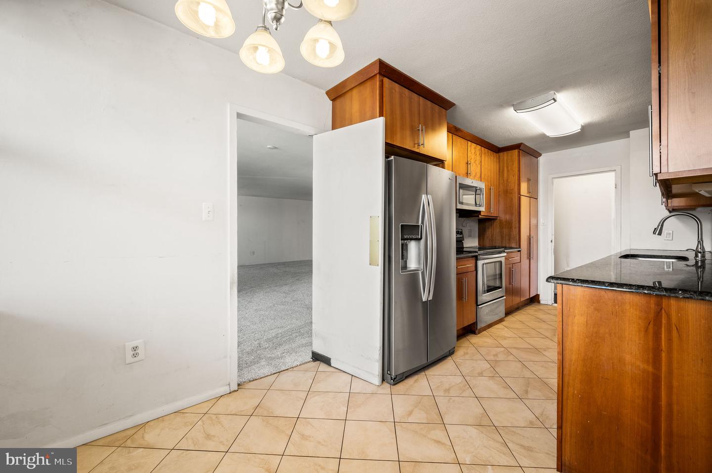 7301 Coventry Ave #402