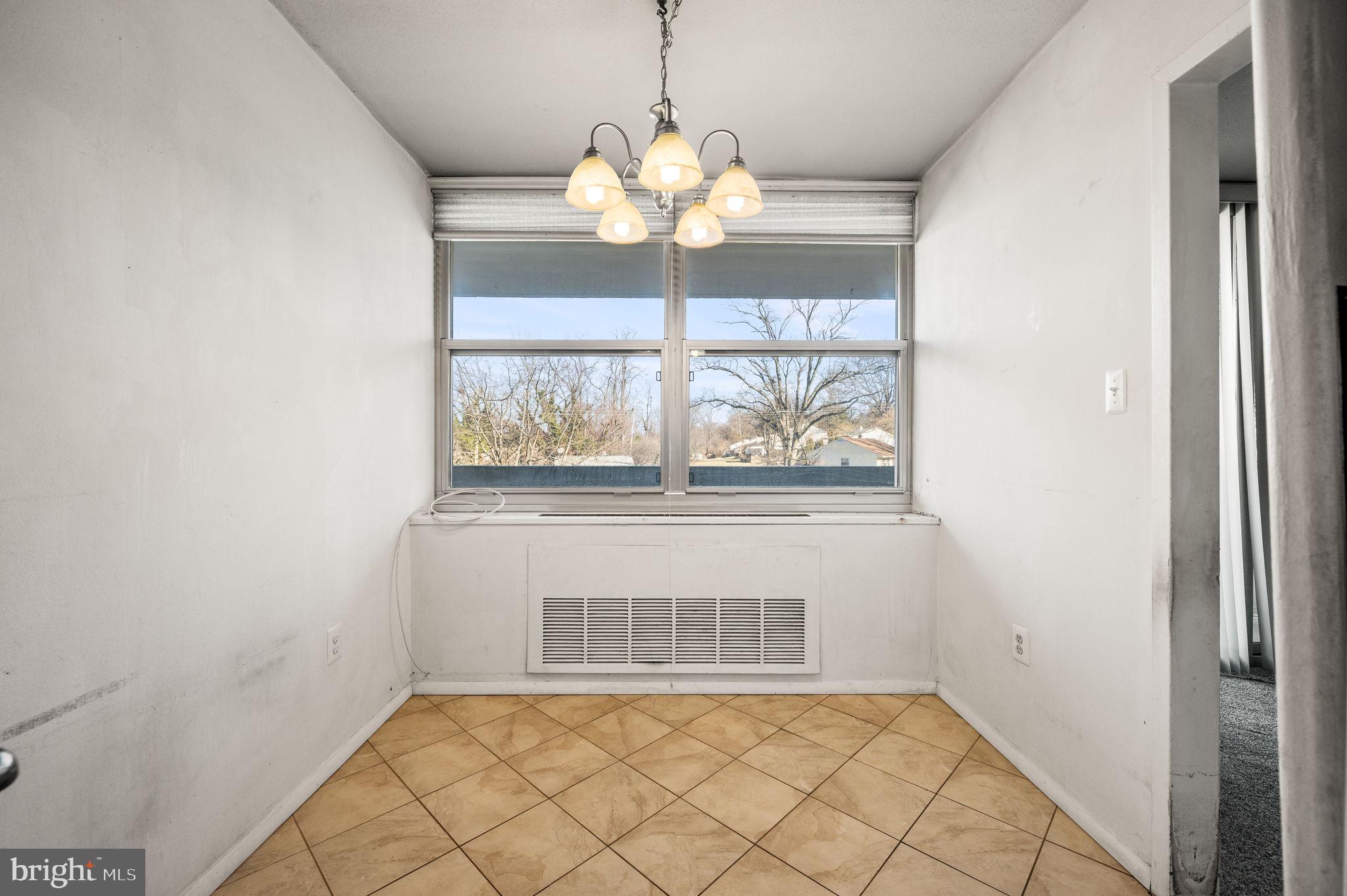 7301 Coventry Ave #402