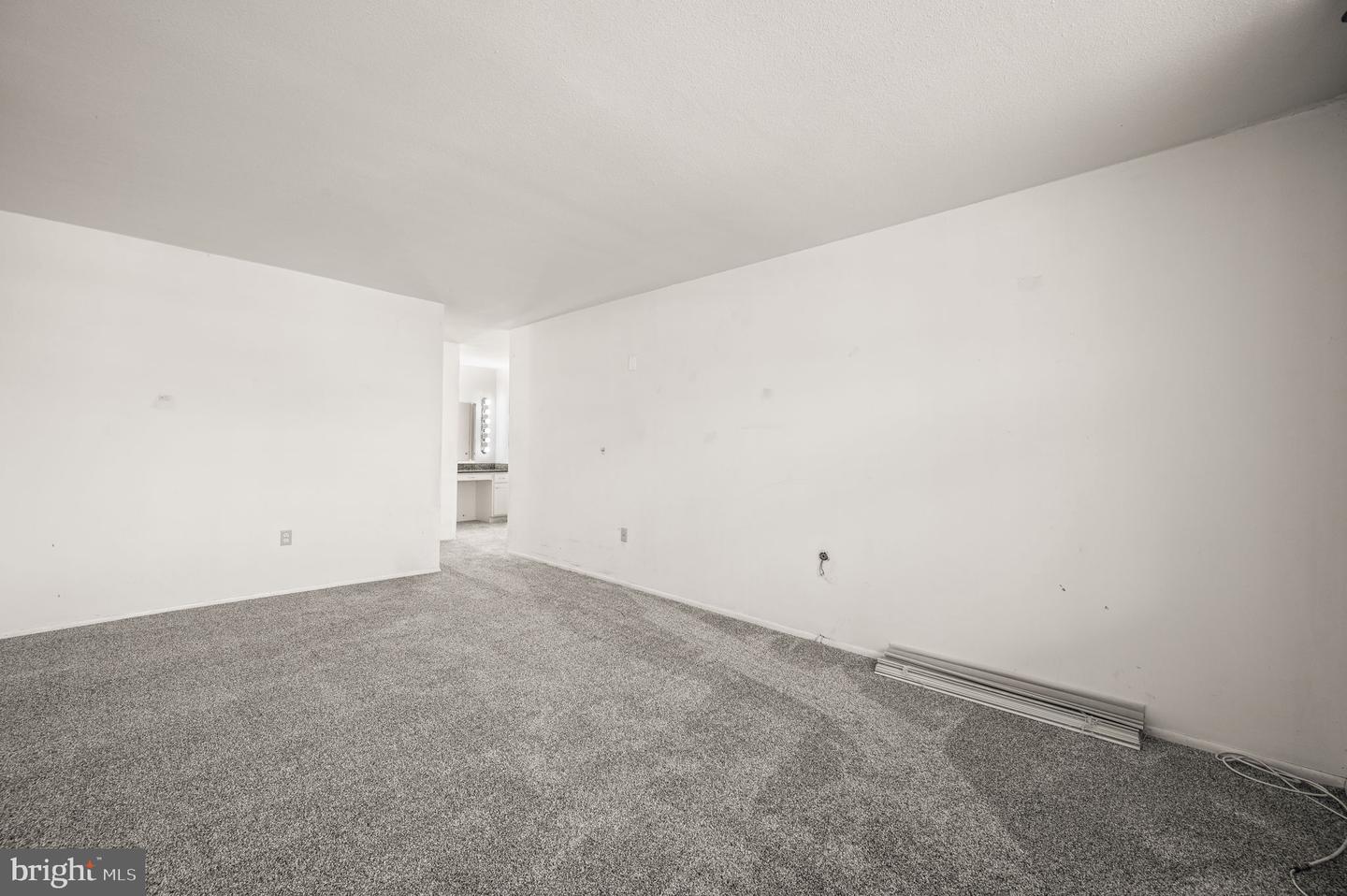 7301 Coventry Ave #402
