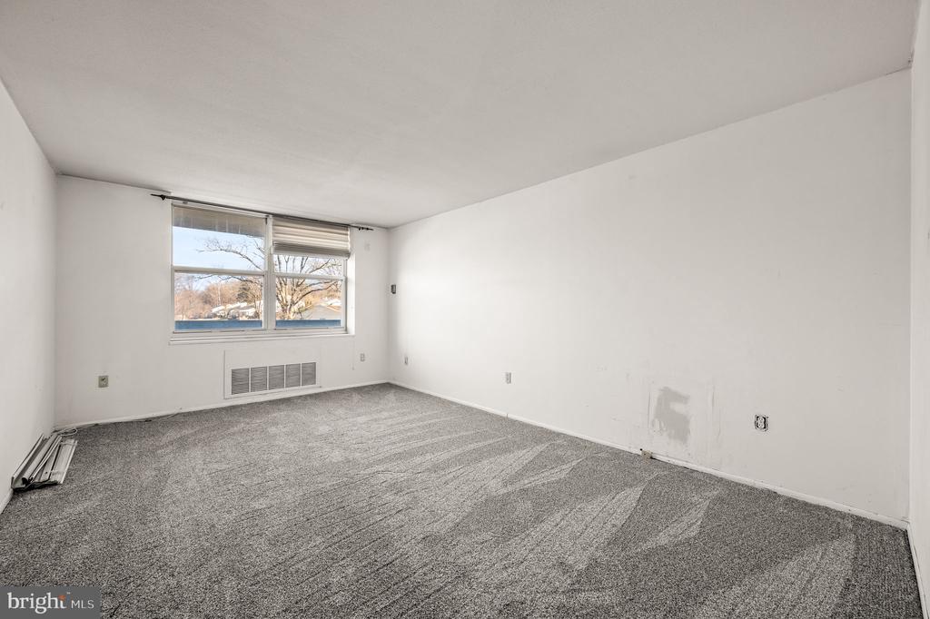 7301 Coventry Ave #402