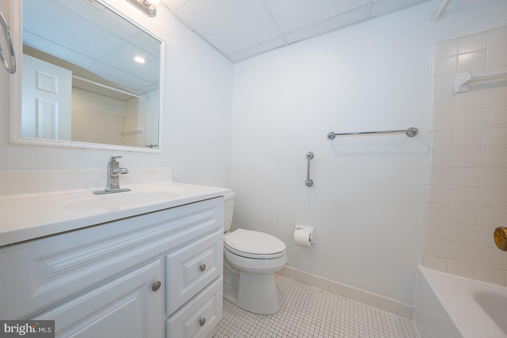 601 W Montgomery Ave #1