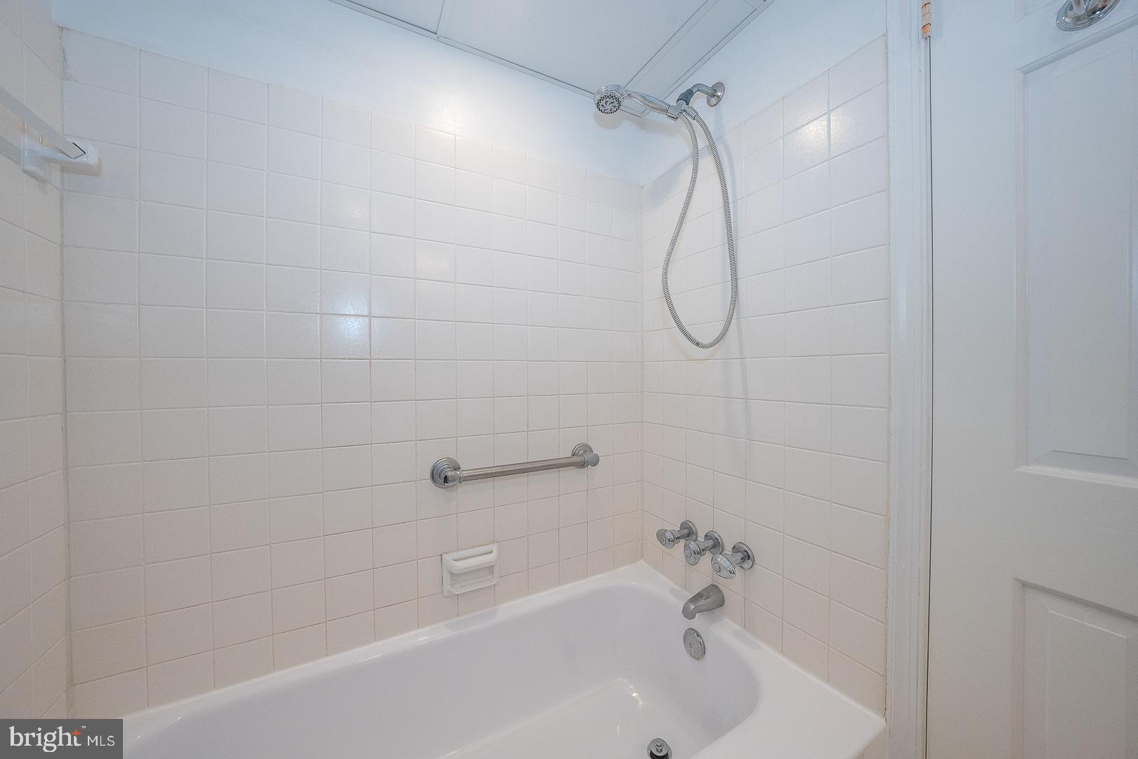 601 W Montgomery Ave #1