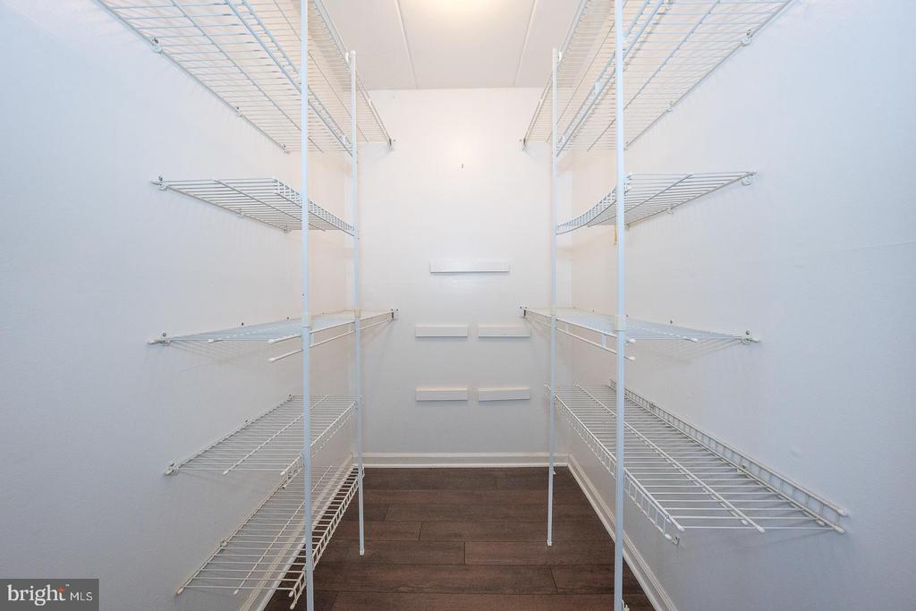 601 W Montgomery Ave #1