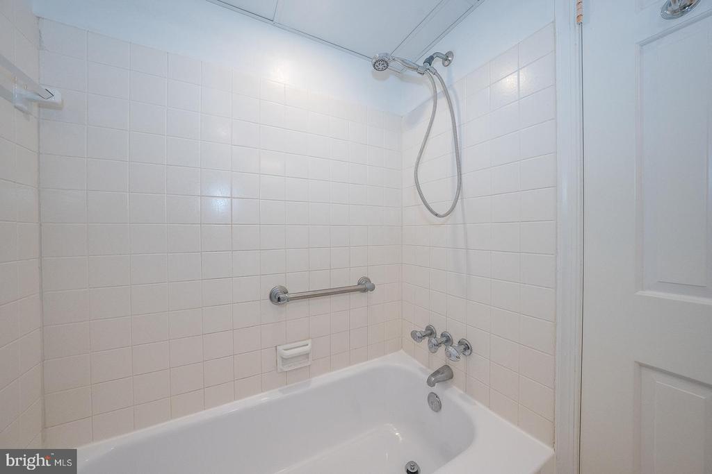 601 W Montgomery Ave #1