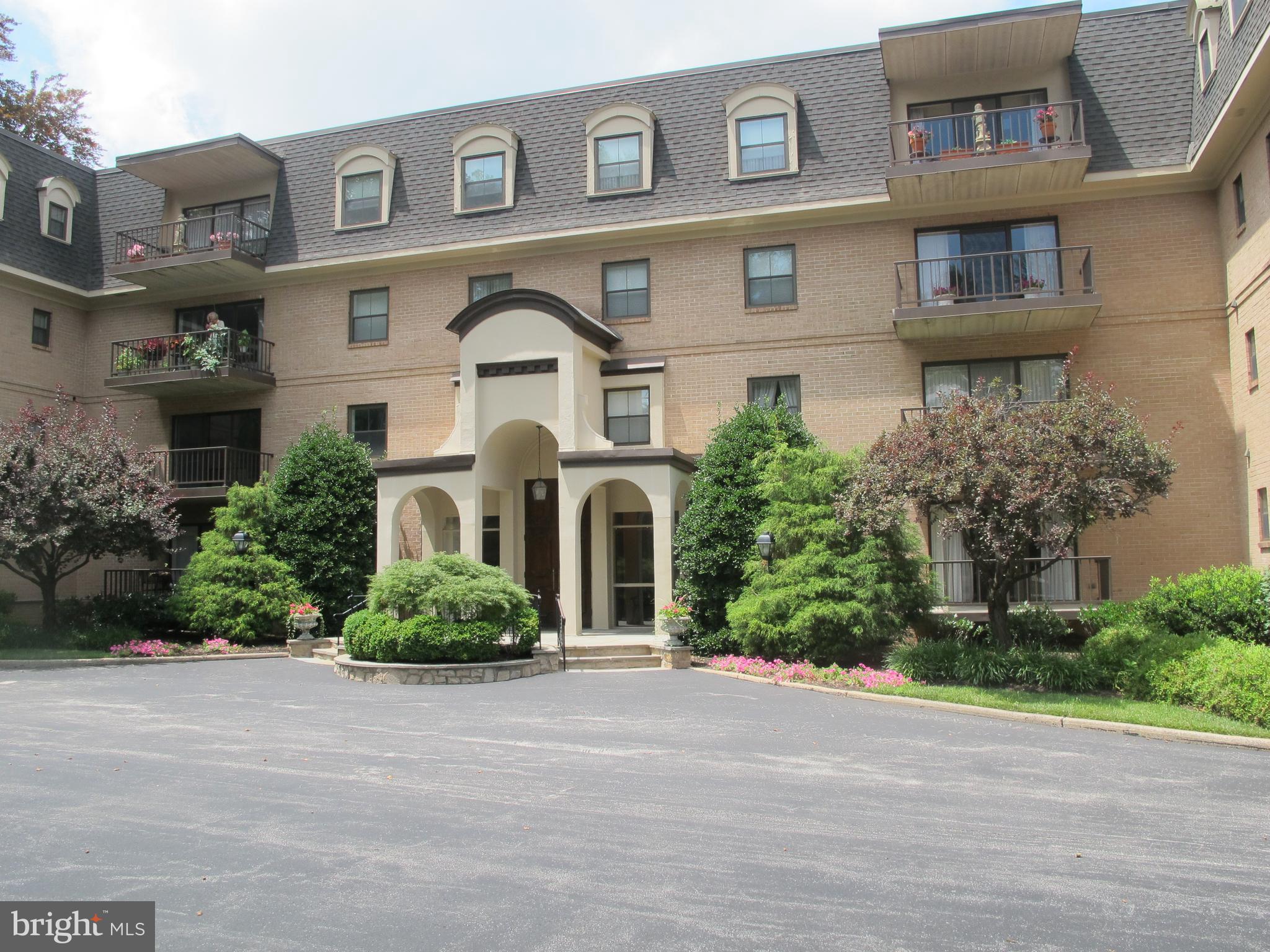 601 W Montgomery Ave #1