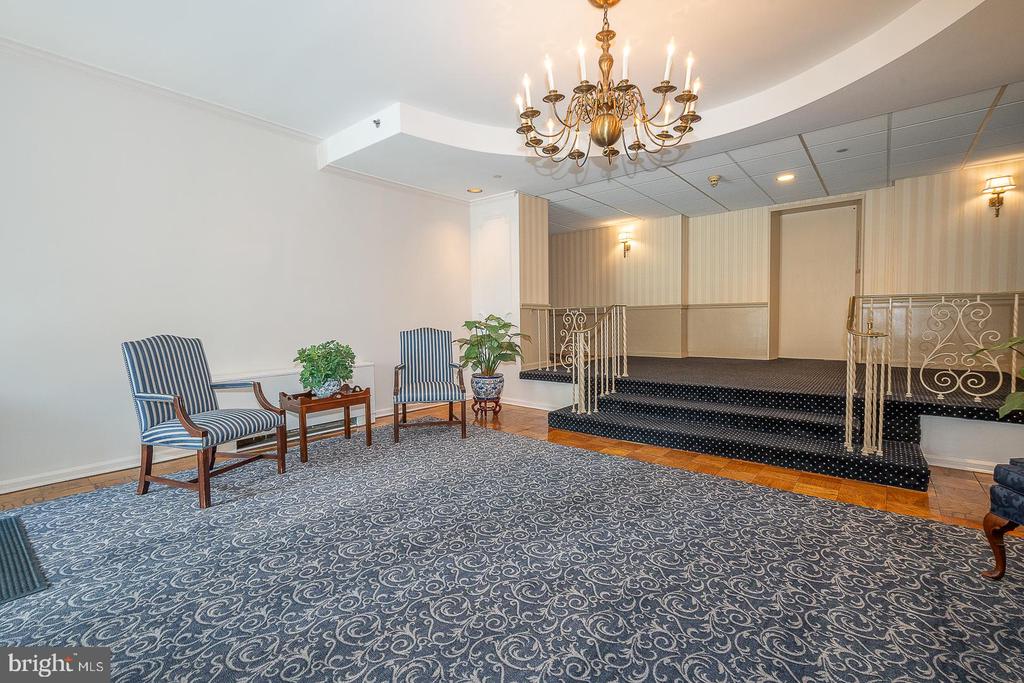 601 W Montgomery Ave #1