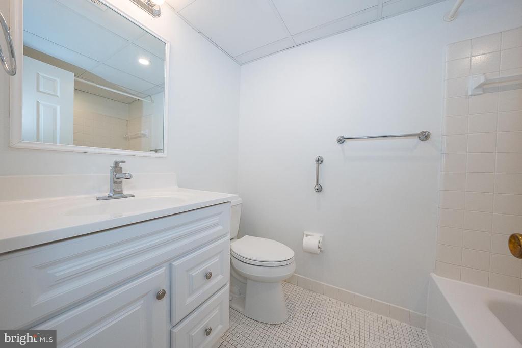 601 W Montgomery Ave #1