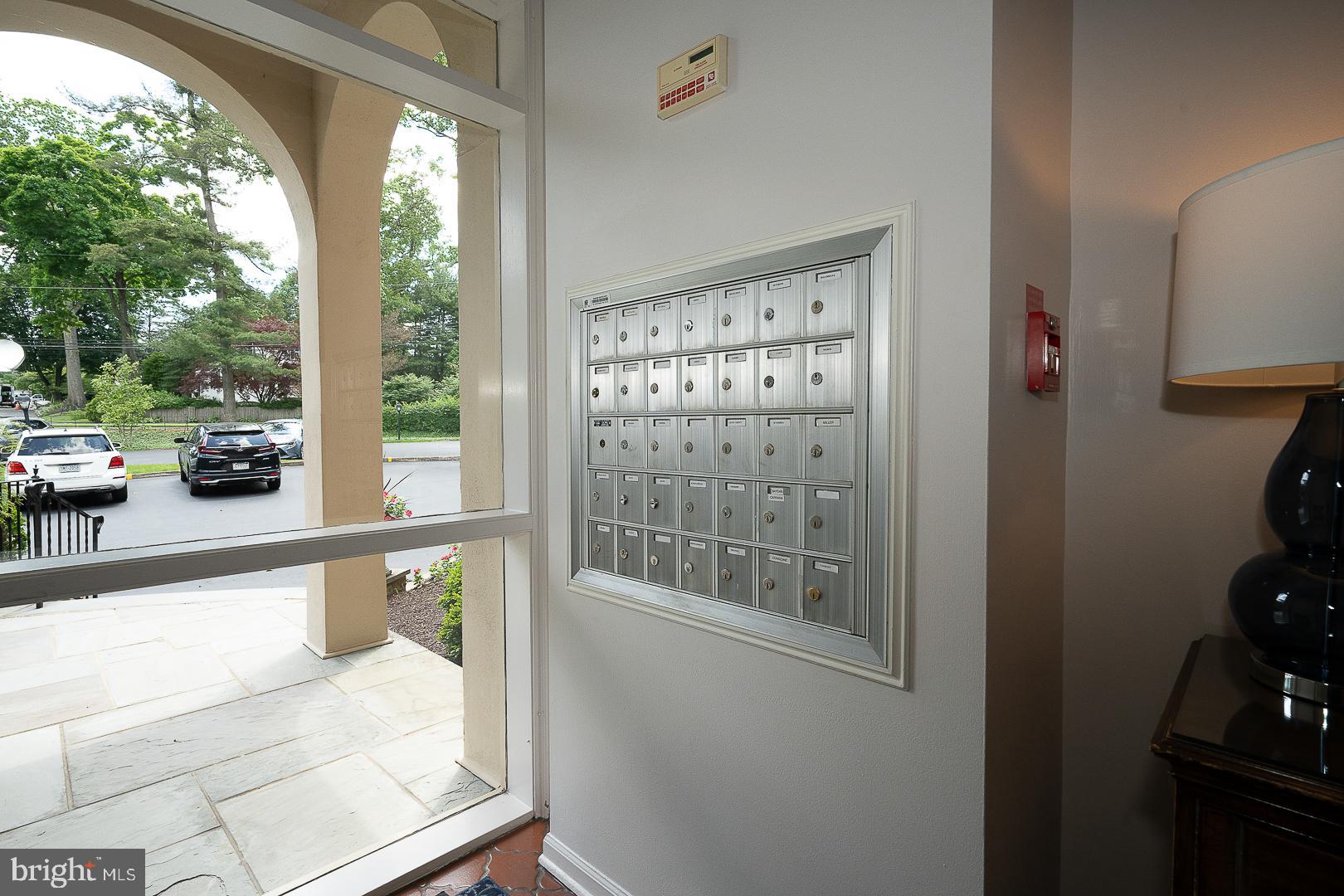 601 W Montgomery Ave #1
