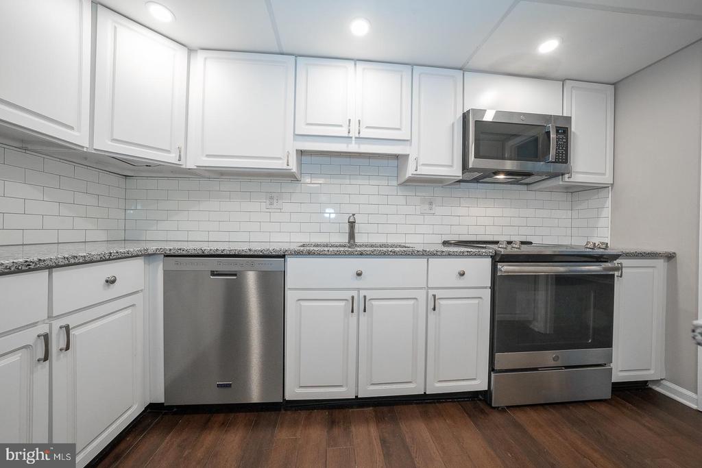 601 W Montgomery Ave #1