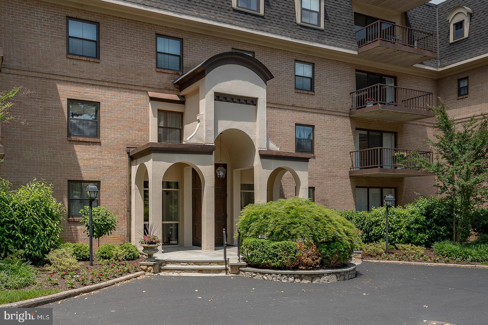 601 W Montgomery Ave #1