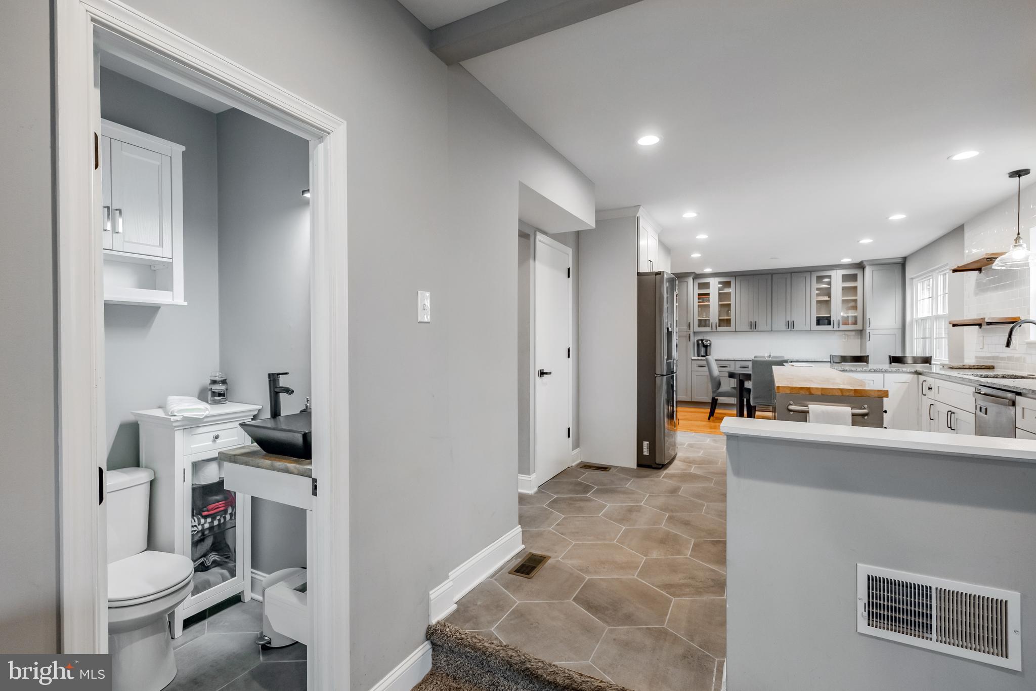 2914 Toll Gate Dr