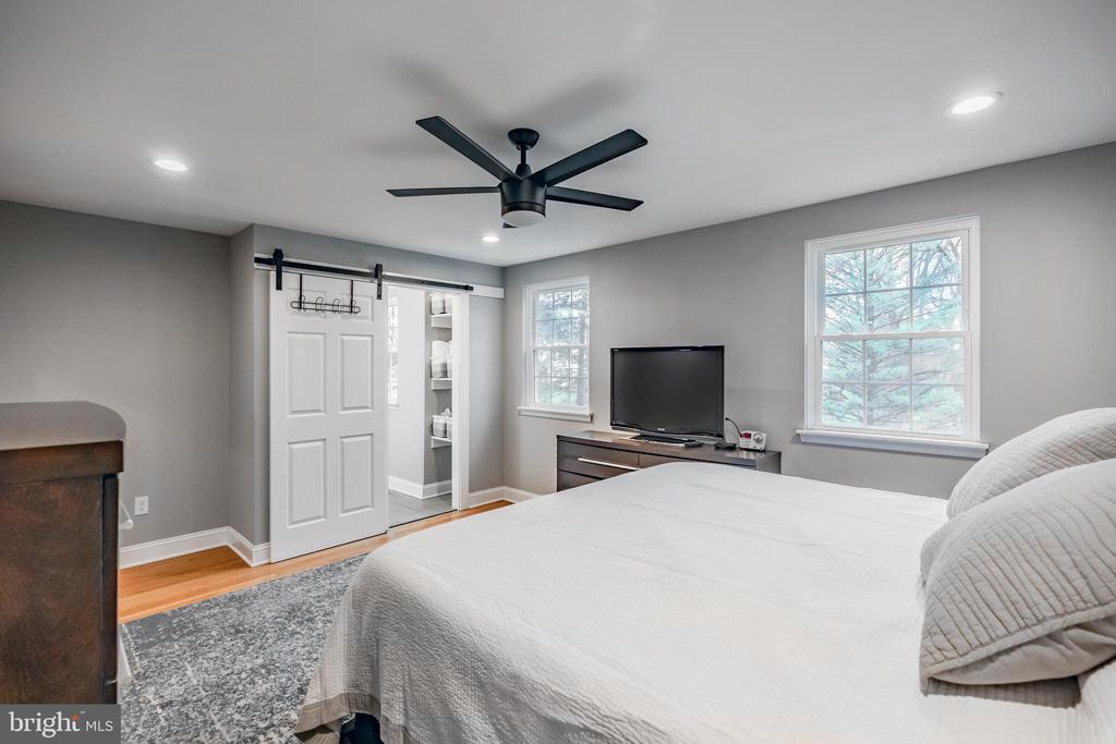 2914 Toll Gate Dr