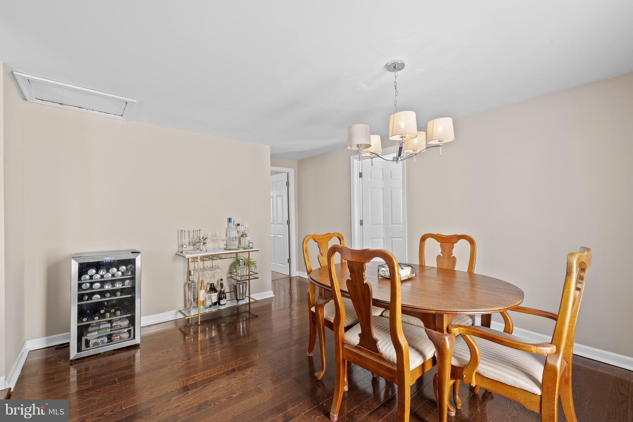 235 Roberts Ave