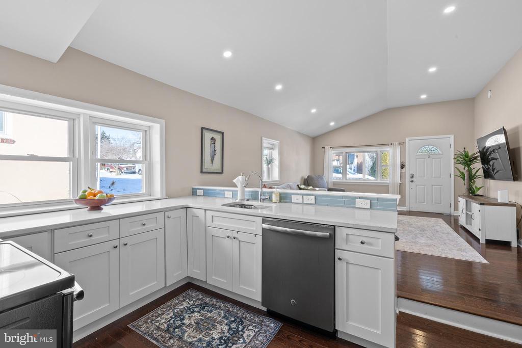 235 Roberts Ave