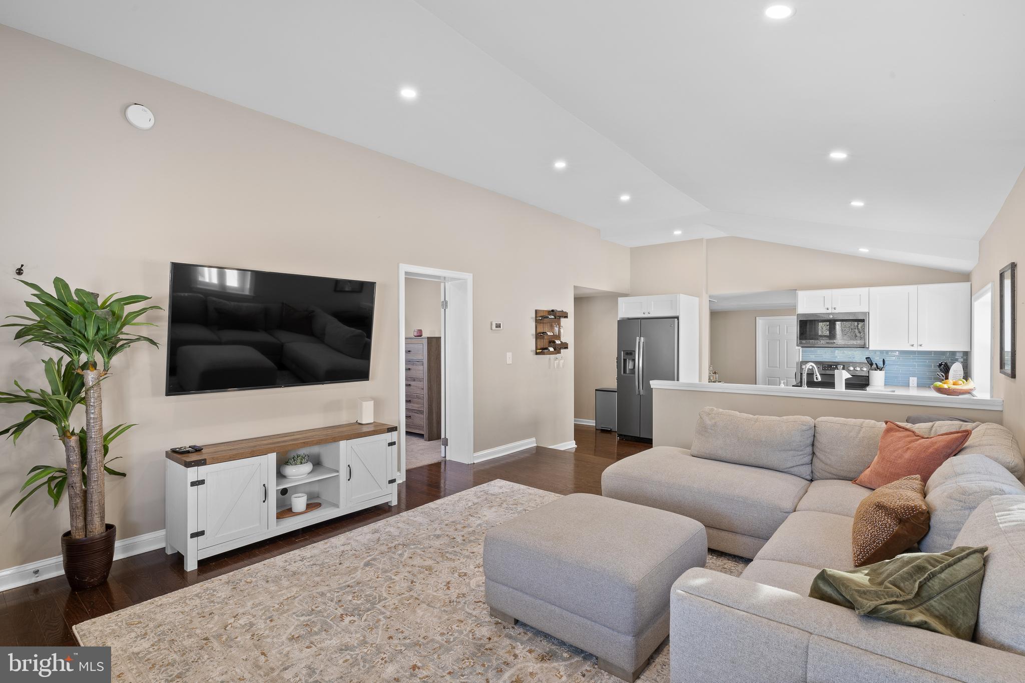 235 Roberts Ave
