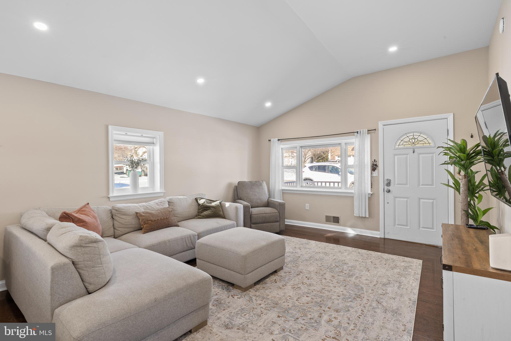 235 Roberts Ave