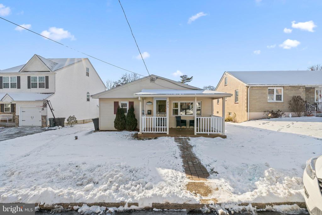235 Roberts Ave
