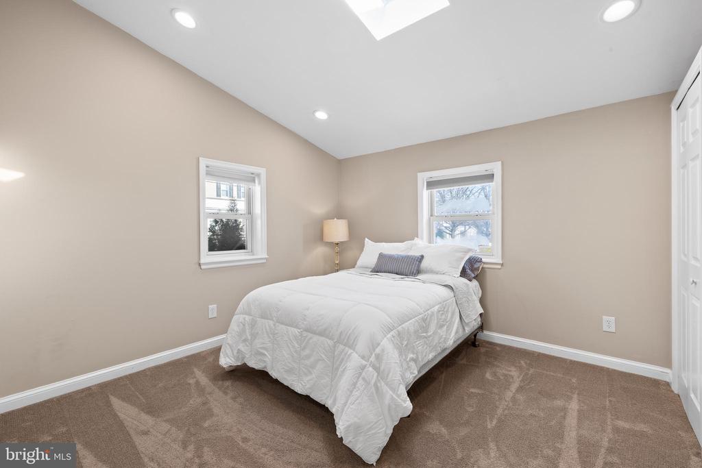 235 Roberts Ave