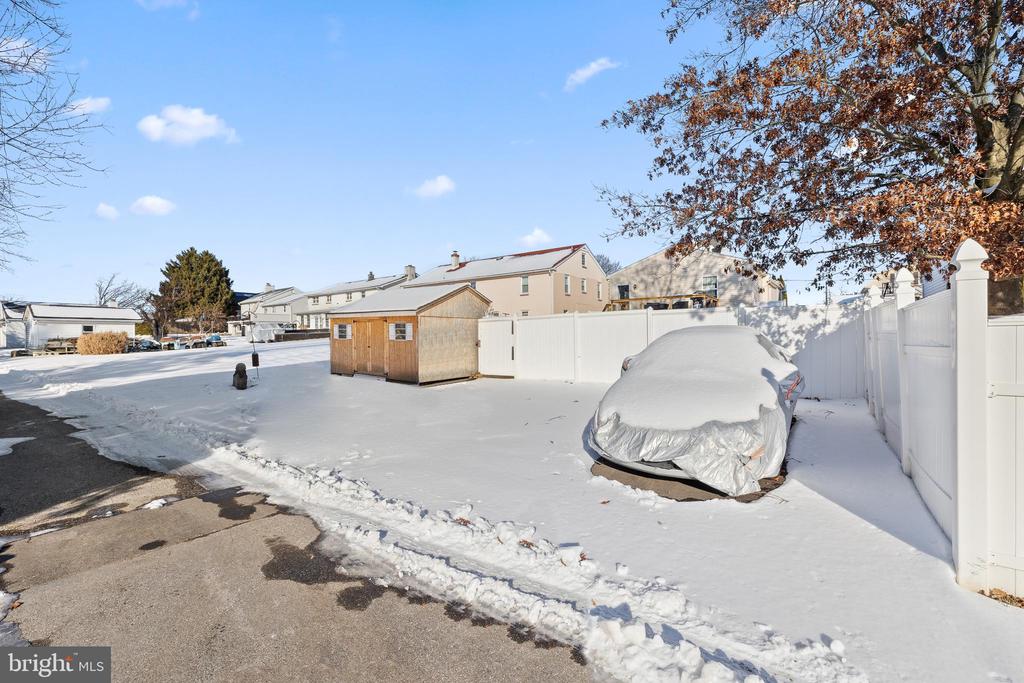 235 Roberts Ave