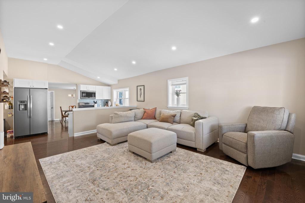 235 Roberts Ave