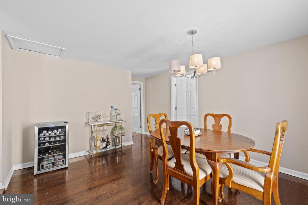 235 Roberts Ave