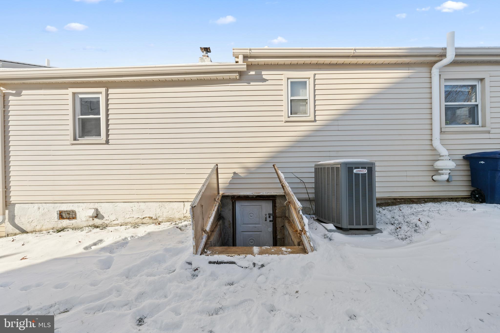 235 Roberts Ave