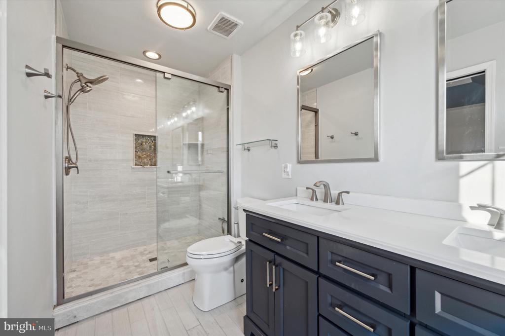212 COBBLESTONE DR