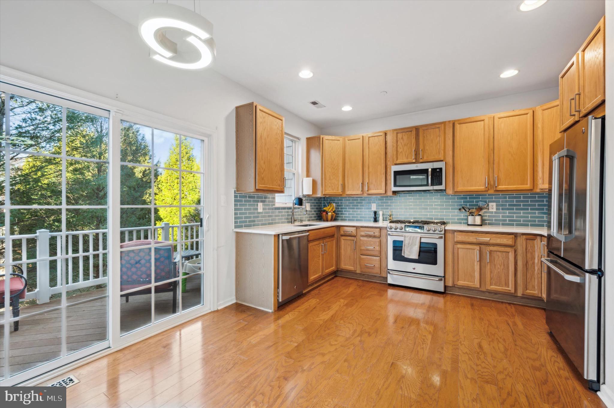 212 COBBLESTONE DR