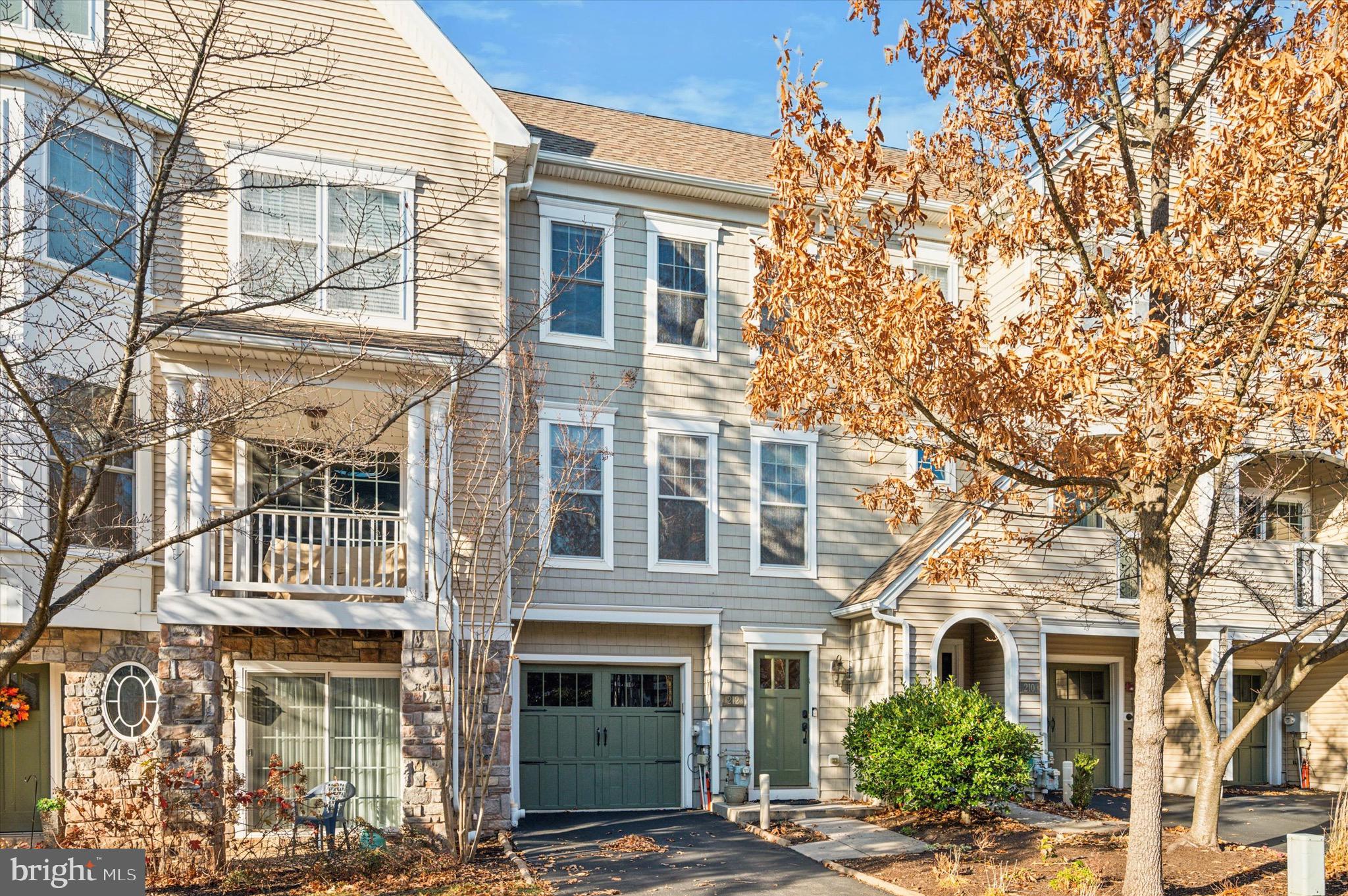 212 COBBLESTONE DR