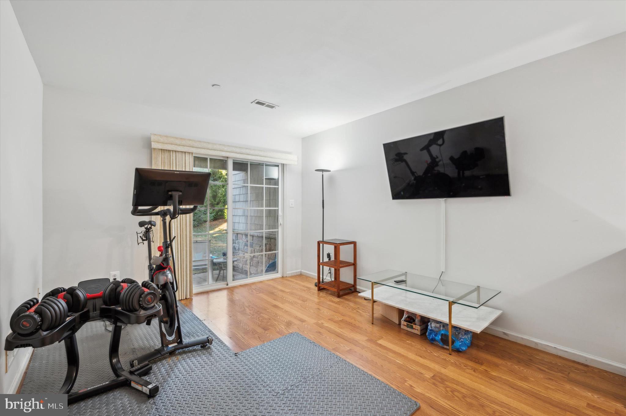 212 COBBLESTONE DR