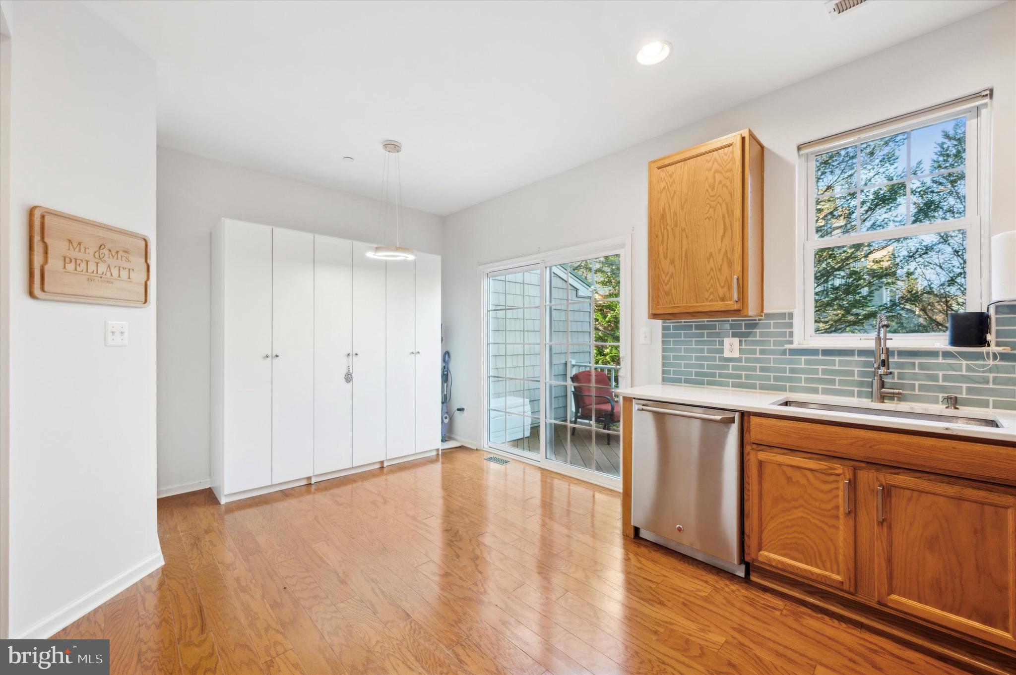 212 COBBLESTONE DR