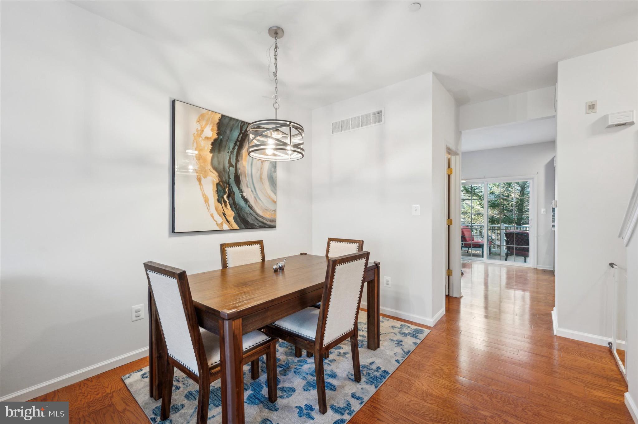 212 COBBLESTONE DR