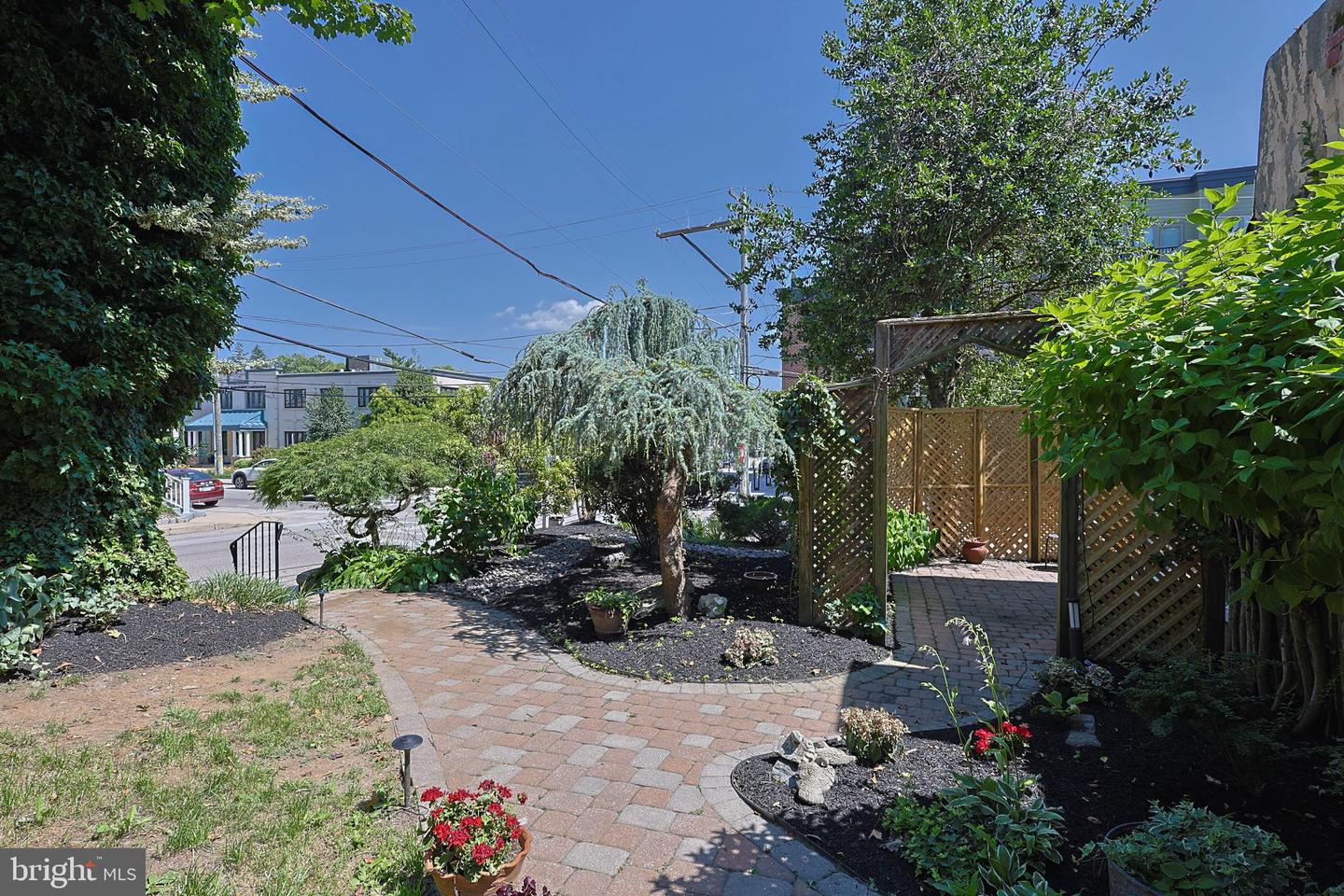 200 FORREST AVE