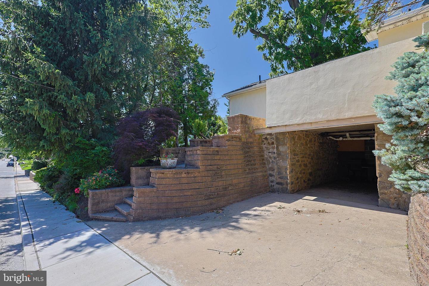 200 FORREST AVE
