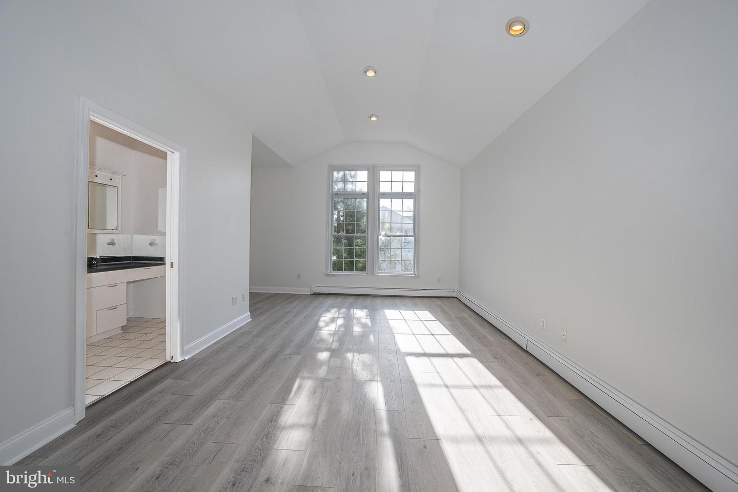 200 FORREST AVE