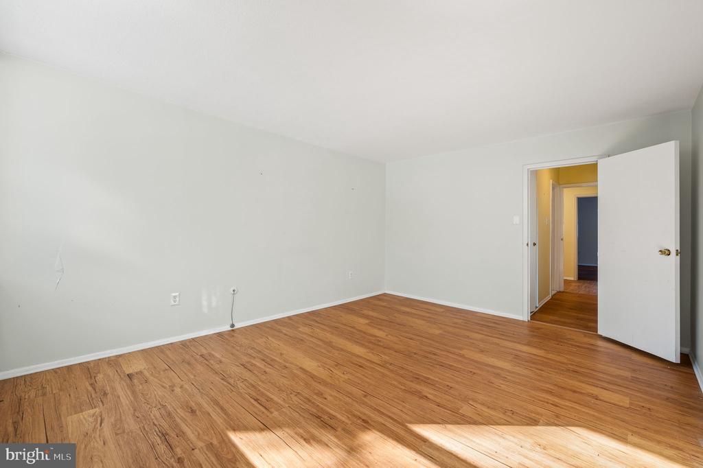 7301 Coventry Ave #204